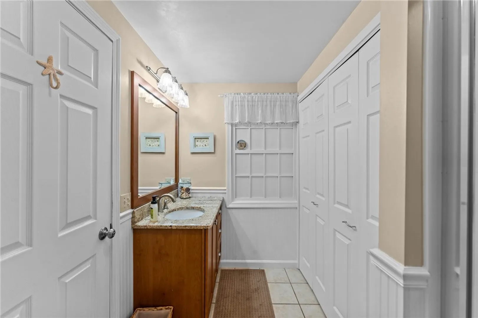 14 Wolcott Avenue Photo 21