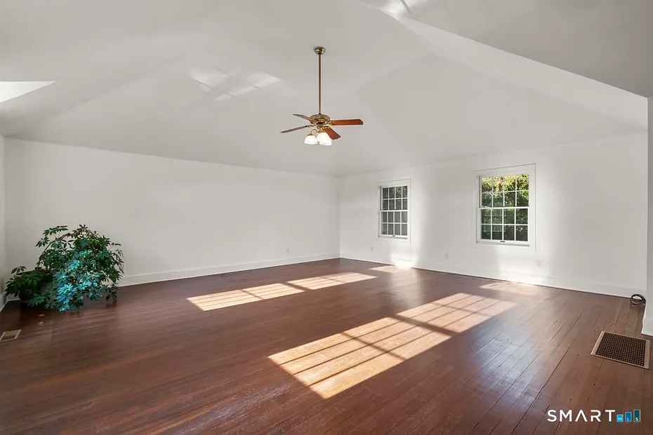 152 West River Street Photo 22