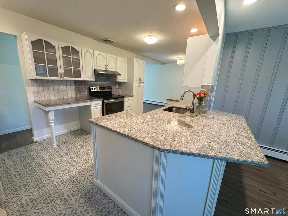 77 Curtis Road Photo 7