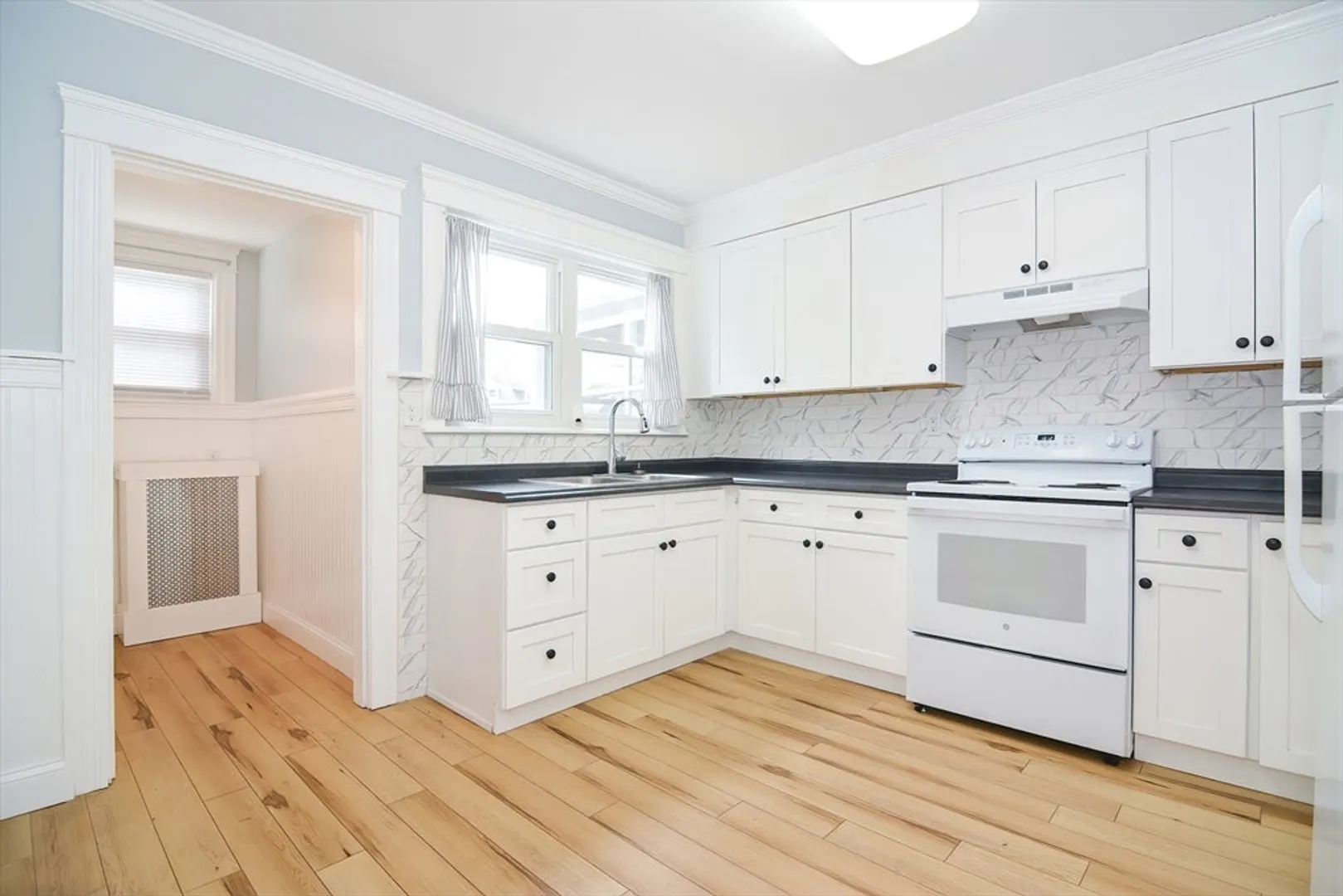 23 Division St Photo 15