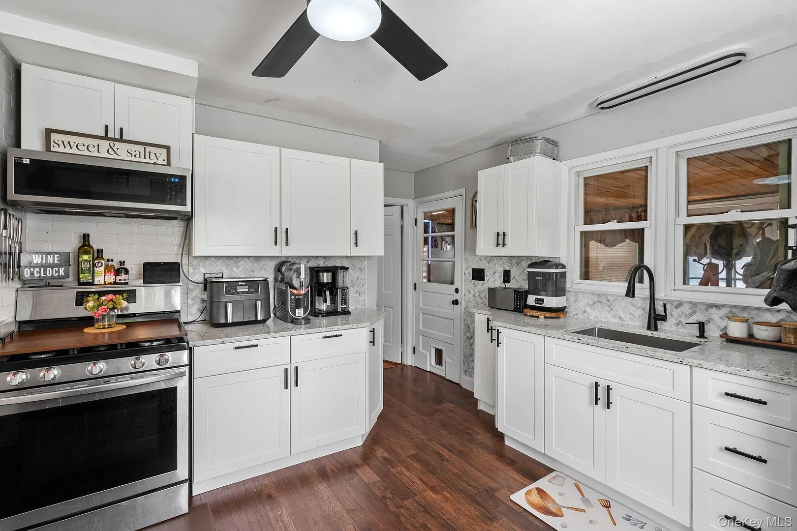 54 Boulevard Photo 25