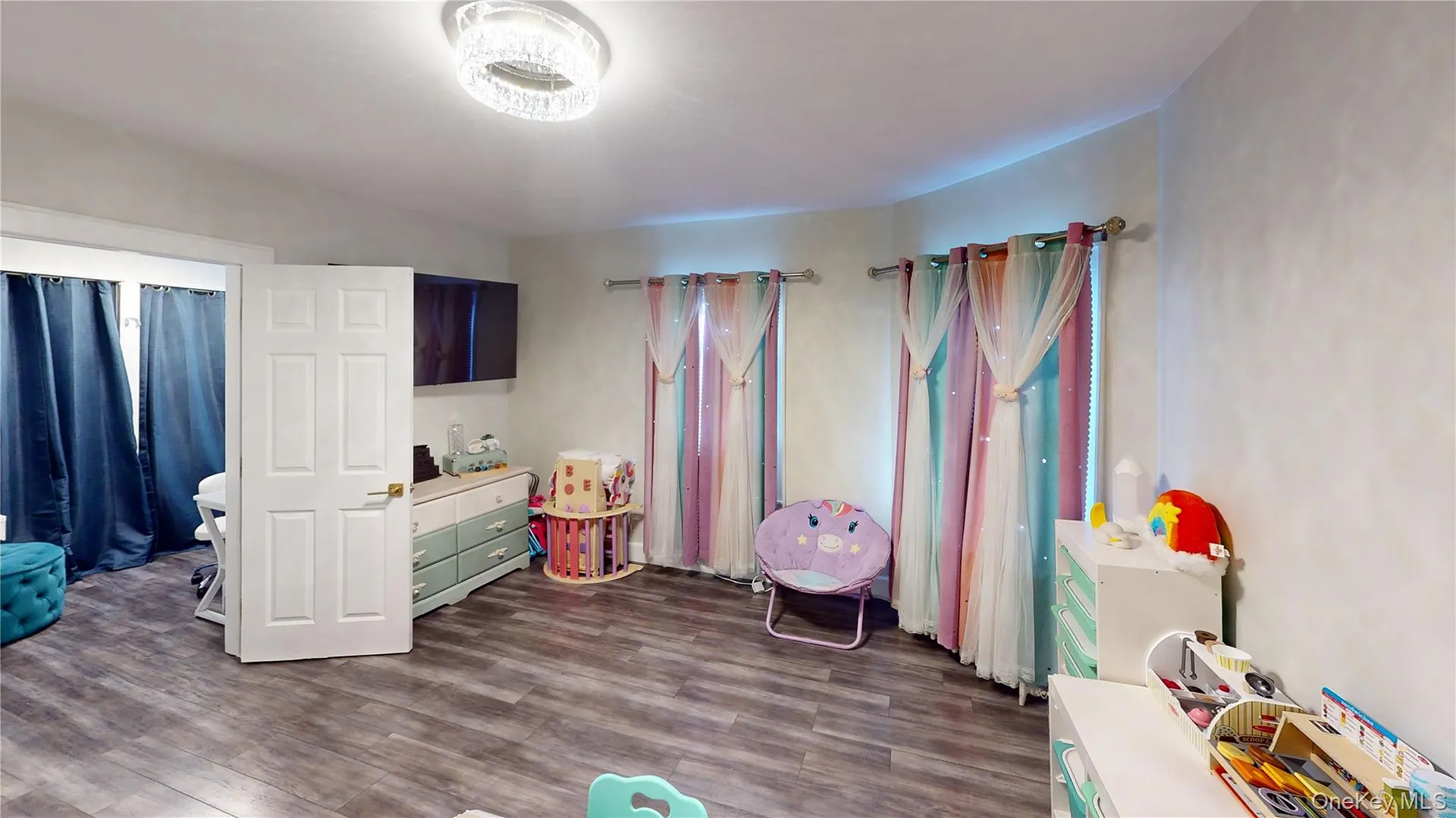 88 Grand Avenue Photo 24