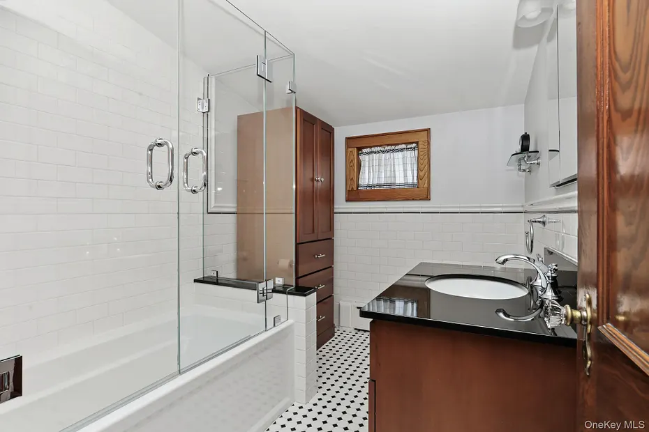 1118 Hudson Avenue Photo 14