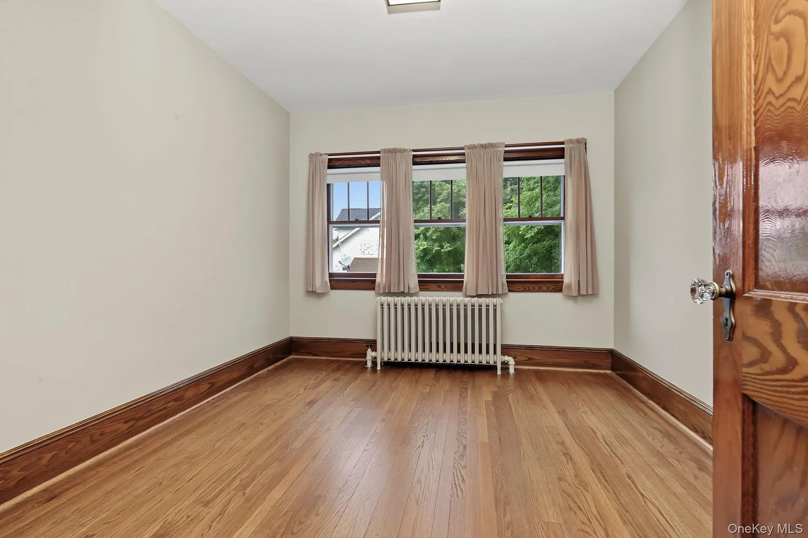 1118 Hudson Avenue Photo 17