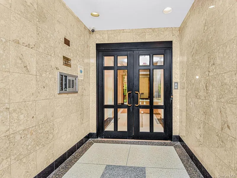 3015 Riverdale Avenue  #2k Photo 24