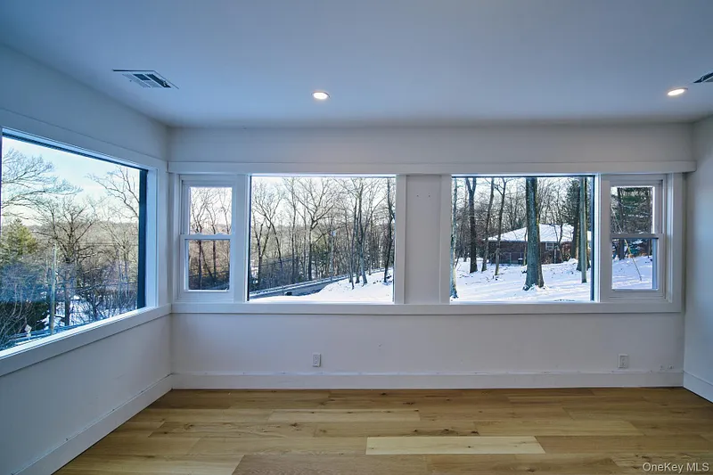 189 Mcnamara Road Photo 17