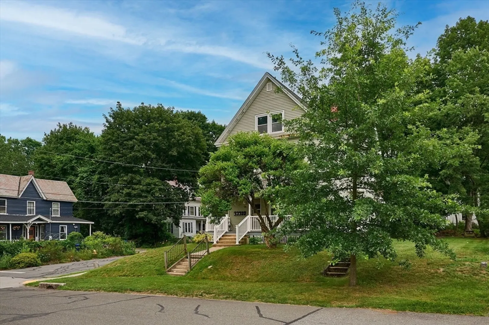 135 School St Photo 4