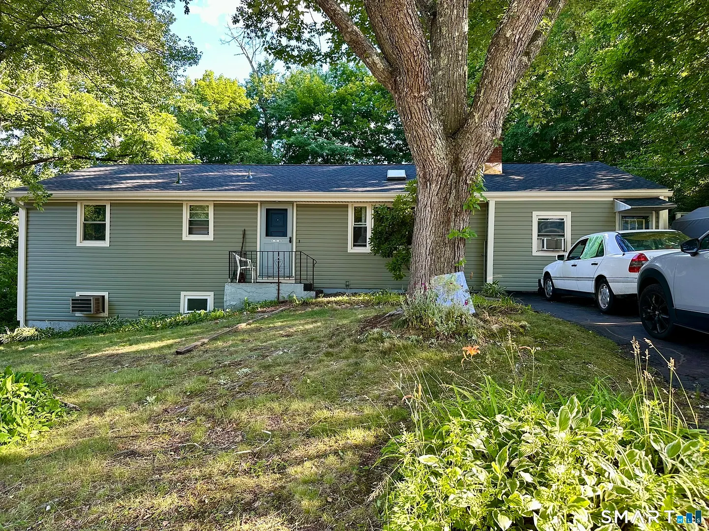 670 Benham Street Photo 1