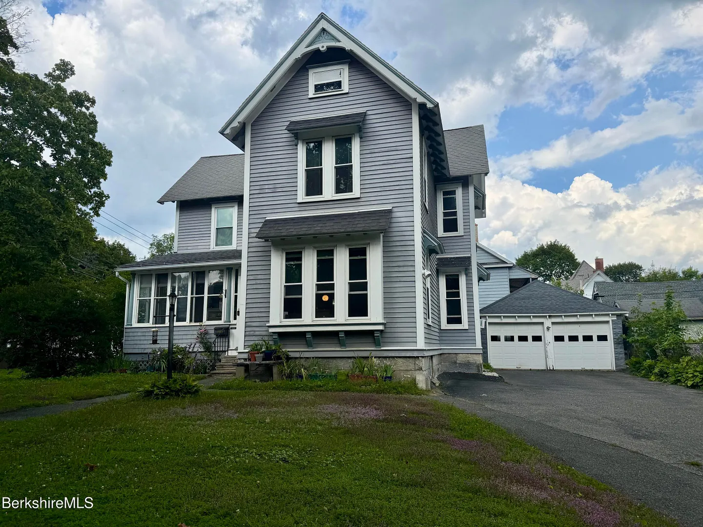 50 Buel St Photo 1