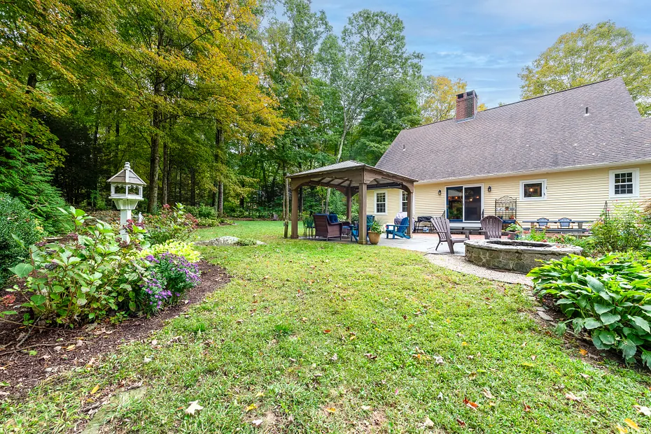 15 Hickory Hill Drive Photo 32