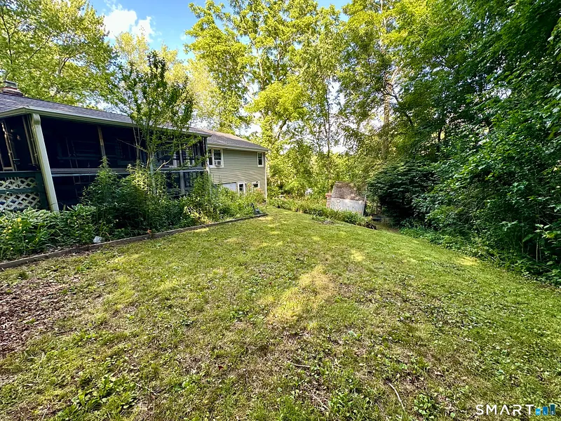 670 Benham Street Photo 26