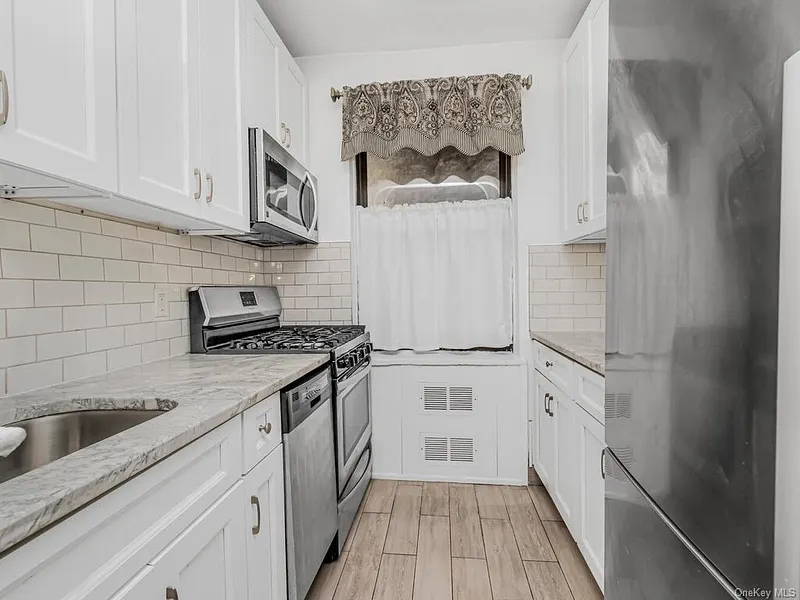 3015 Riverdale Avenue  #2k Photo 4
