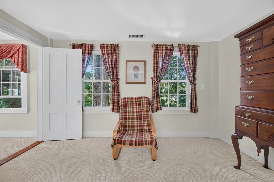 9 Ingham Hill Road Photo 24