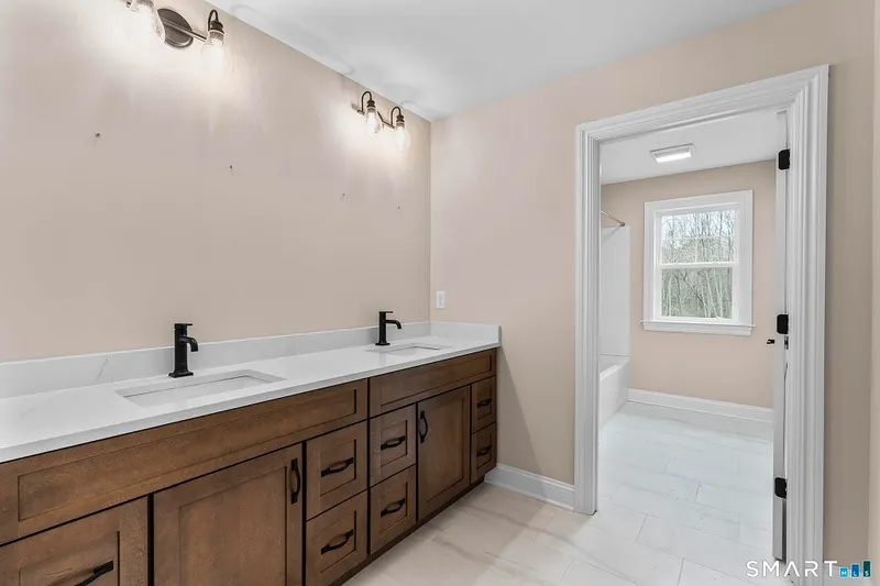 6 Twin Valley Road Photo 14