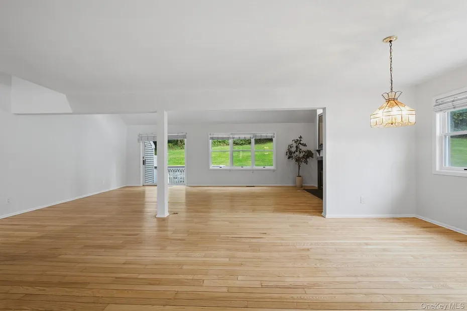 1452 Iroquois Street Photo 5