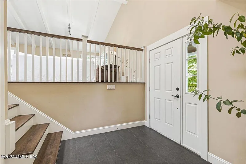 70 Gregory Road Photo 3
