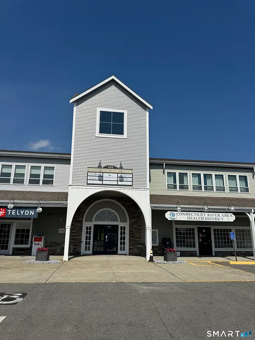 455 Boston Post Road Photo 21