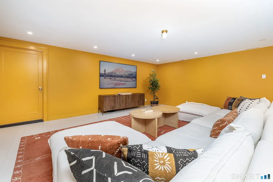 631 Milton Road Photo 32