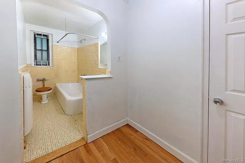 3017 Riverdale Avenue  #2H Photo 7