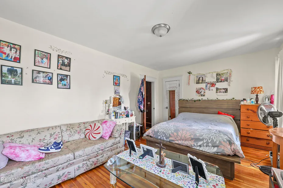 271 Tyler St Photo 20
