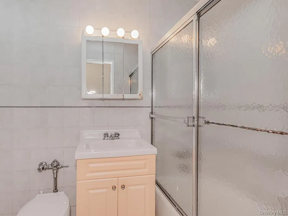 679 W 239th Street W  #3J Photo 7