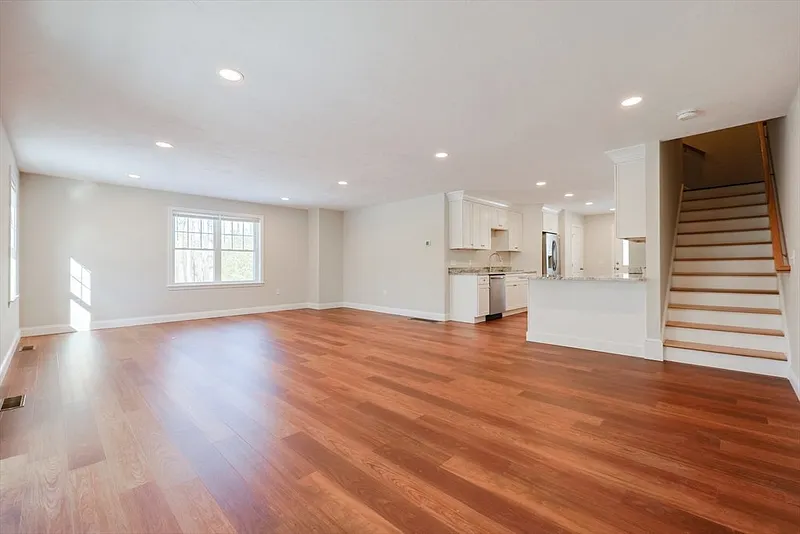 60 Oak Street #B Photo 12
