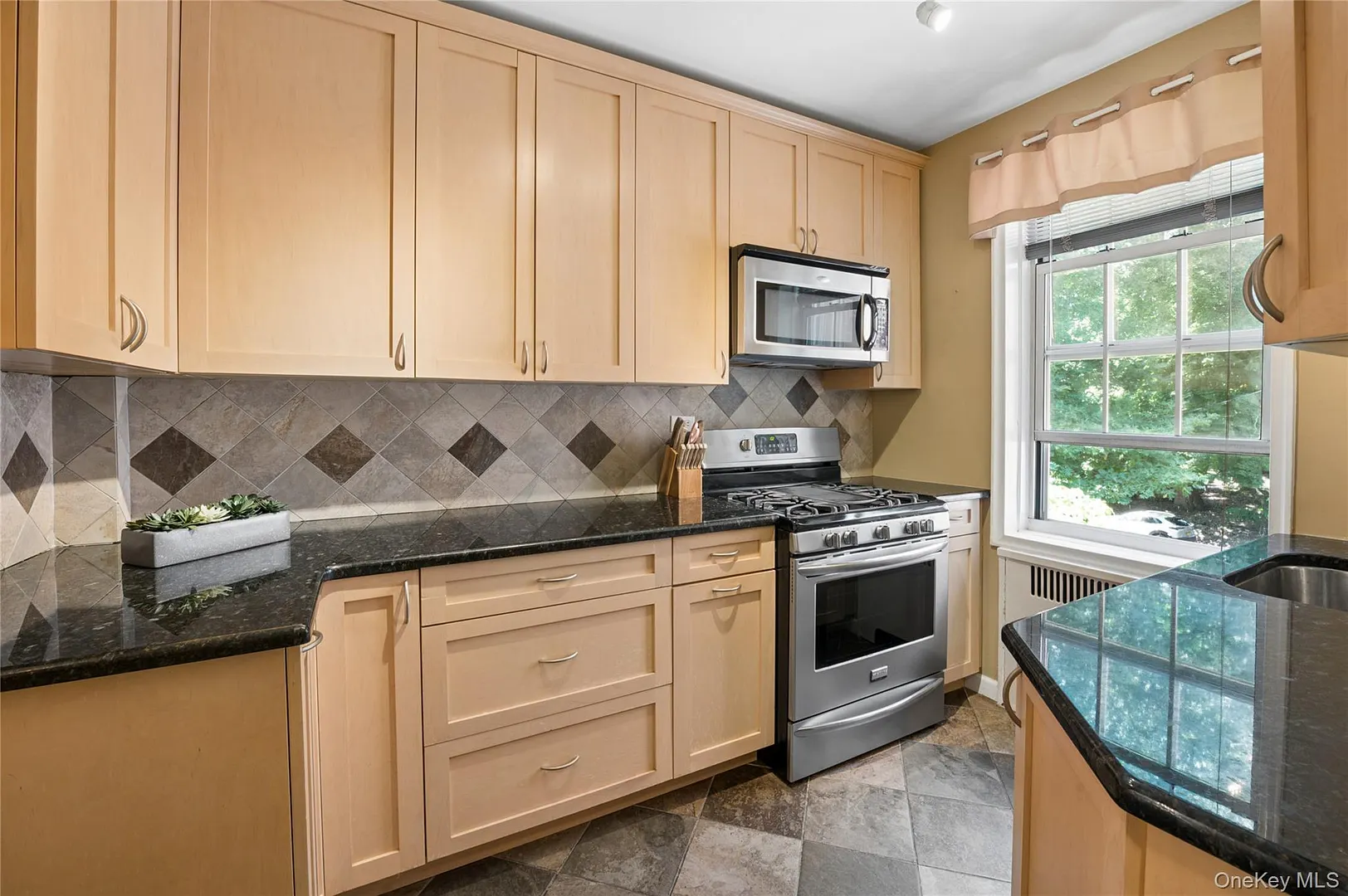 84 Pinewood Road  #1F Photo 18