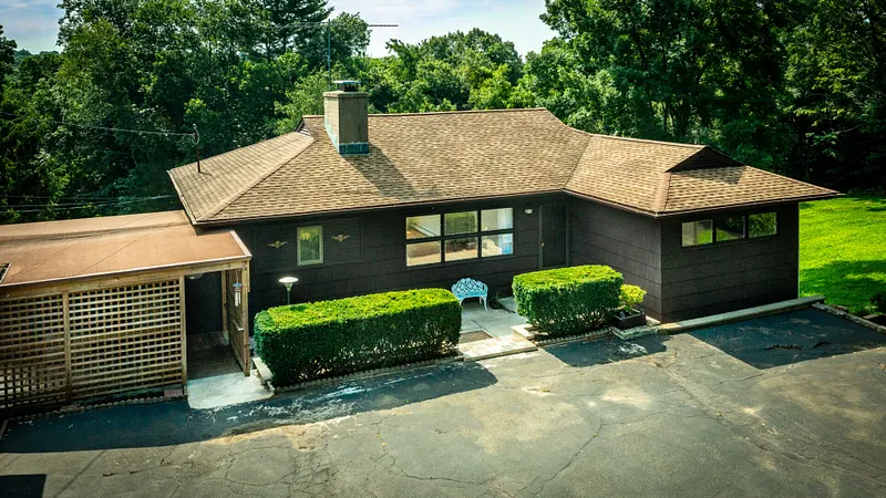 61 Soundview Avenue Photo 24