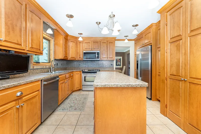 20 Alcott Road Photo 16