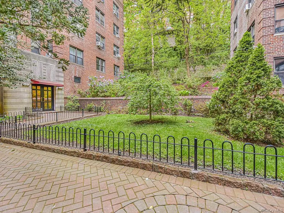 3015 Riverdale Avenue  #2k Photo 23