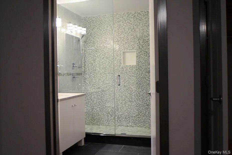 114 Greenpoint Avenue Photo 10