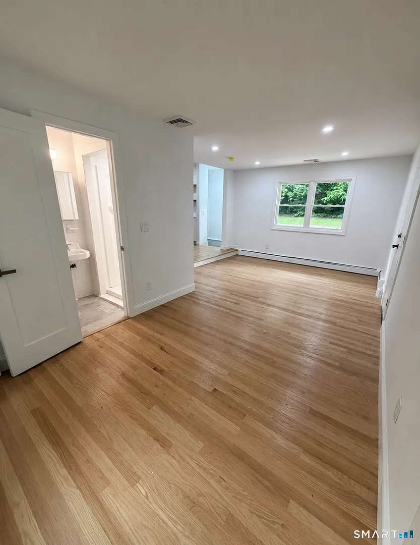 106 Glenwood Road Photo 6