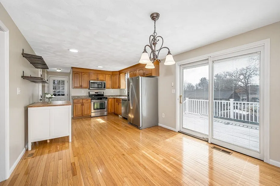 18 Hilltop Rd Photo 9