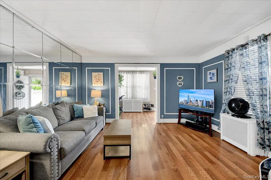322 Logan Avenue Photo 6