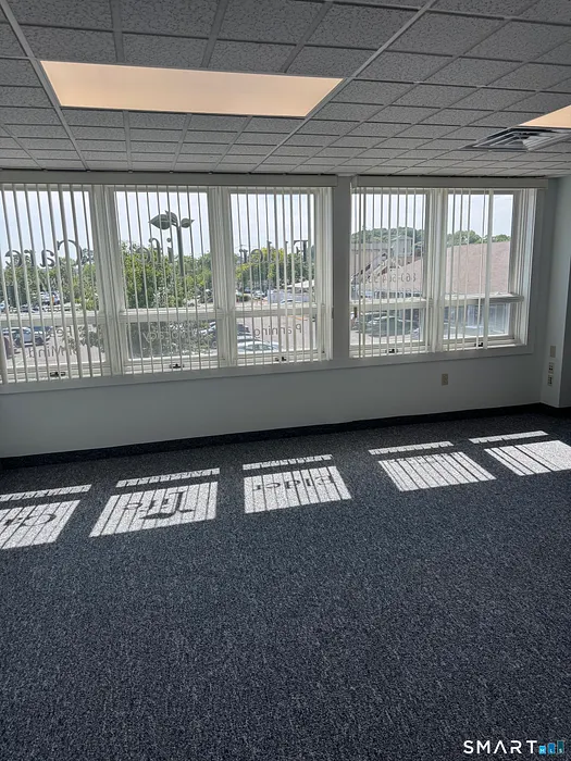 455 Boston Post Road Photo 11