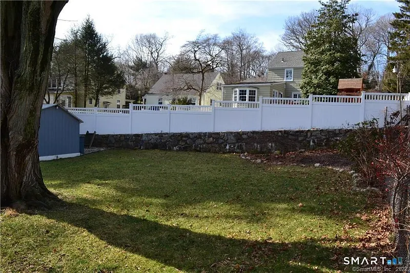 71 Silvermine Avenue Photo 12