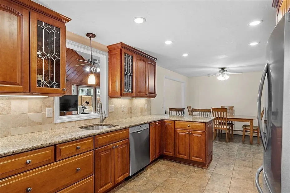 33 Eastview Road Photo 11