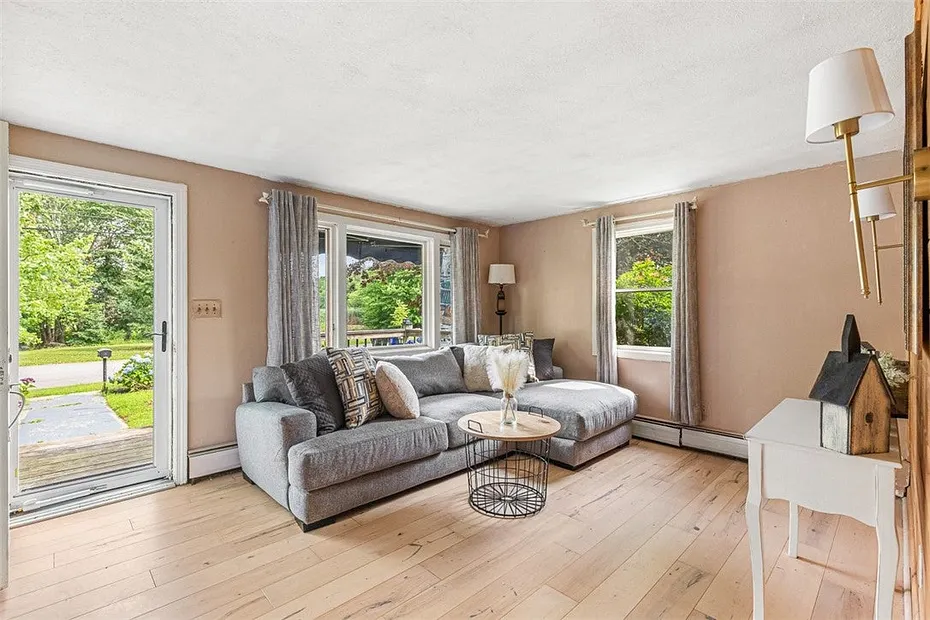 8 Hampden Road Photo 3