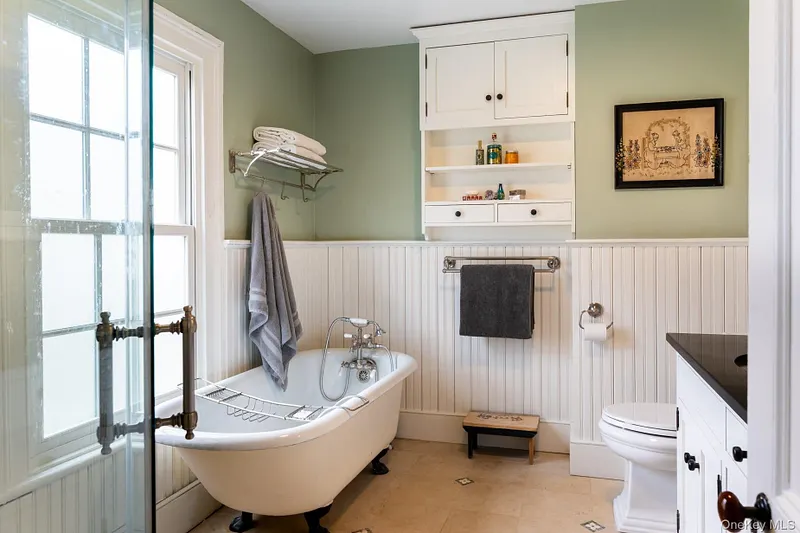 23 Clinton Avenue Photo 18