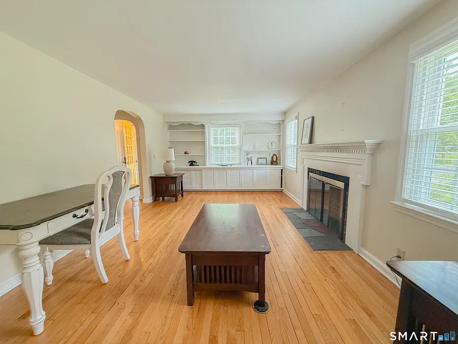 1657 Farmington Avenue Photo 12