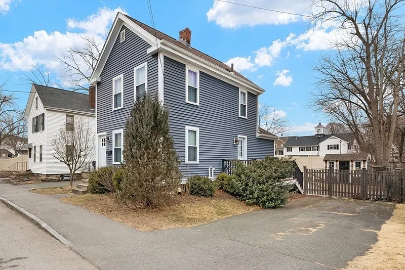 30 Rockland St Photo 15