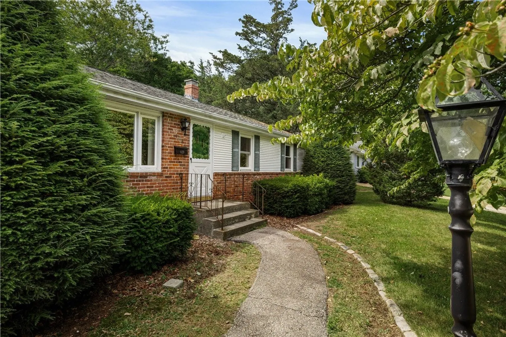 108 Longfellow Drive Photo 2