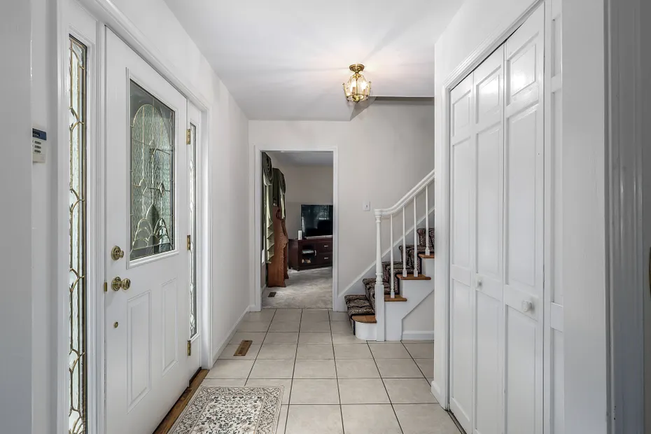 33 Brookwood Drive Photo 10