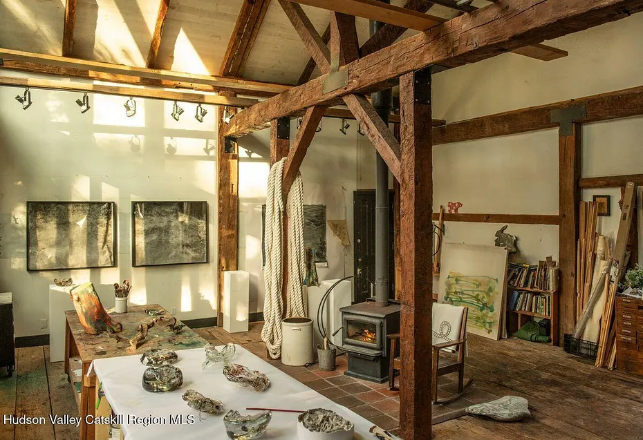 38 Van Road Photo 33