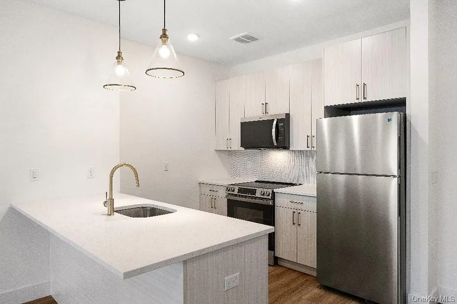306 Bluestone Court  #104 Photo 17