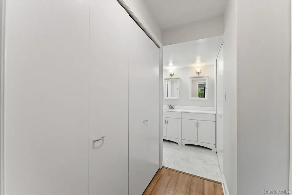 18 Bronxville Glen Drive  #3-12 Photo 21