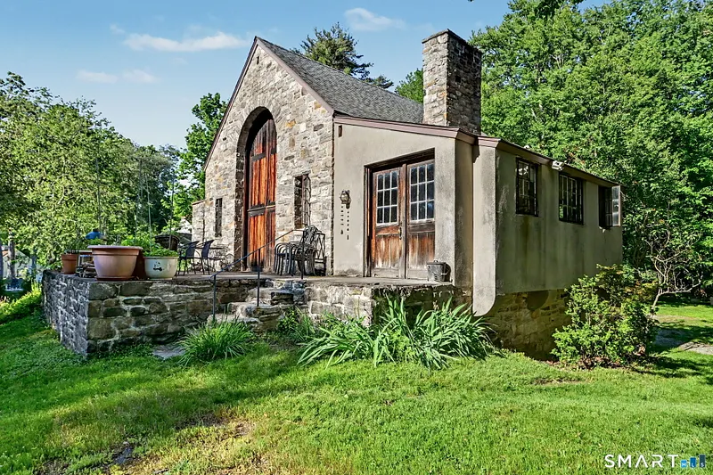 11 Hitchcock Road Photo 24