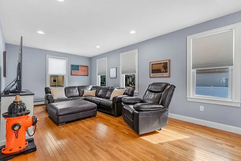 70 Pine St Photo 5