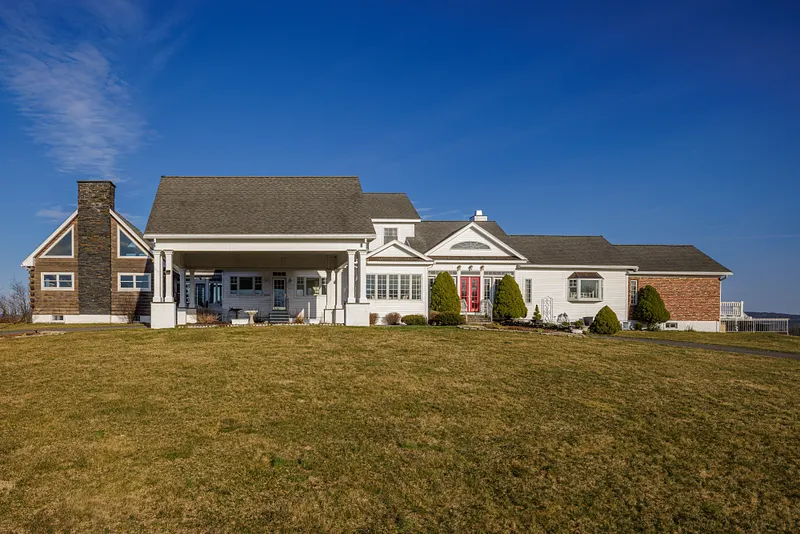 176 Bartel Rd Photo 1