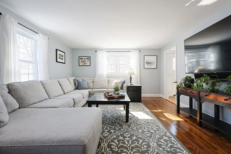 5 Clinton Ave Photo 22